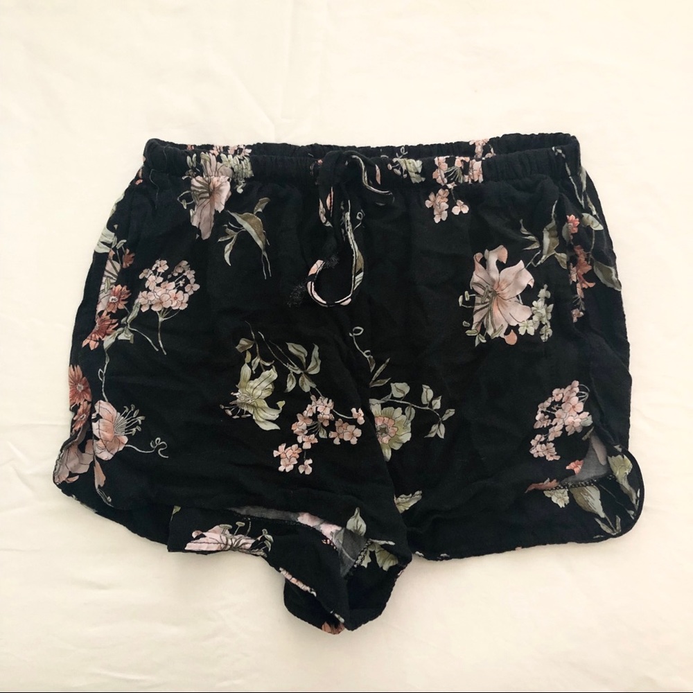 RARE brandy melville floral eves shorts